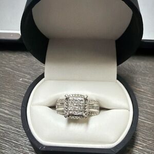 Elegant Silver Women's Ring